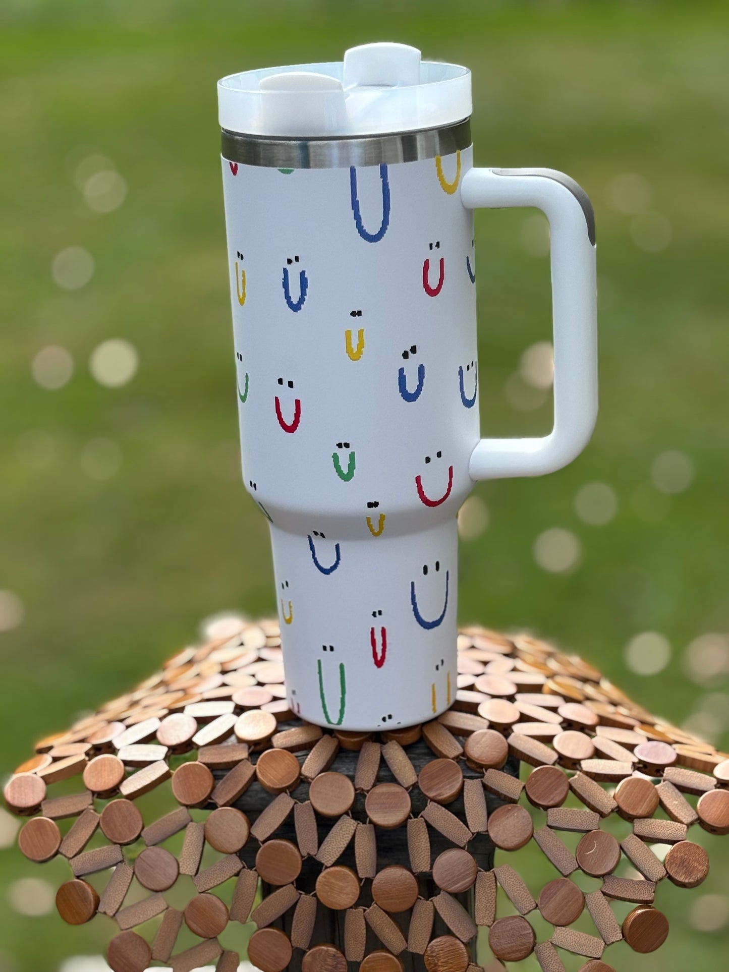 White Smiling Face Print Handle Vacuum Cup 40oz