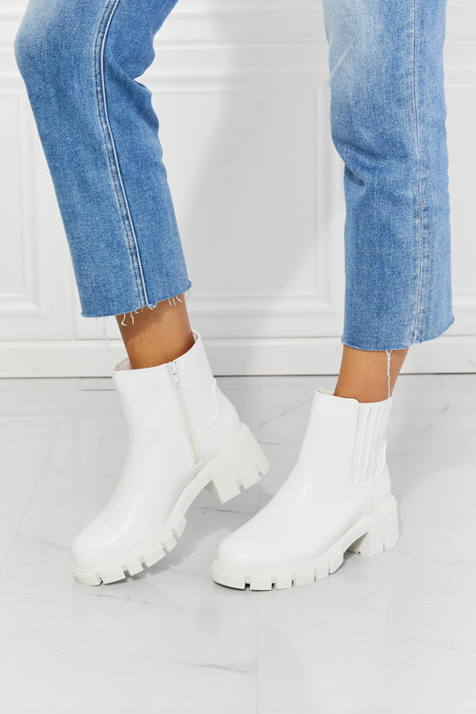 MMShoes Lug Sole Chelsea Boots in White